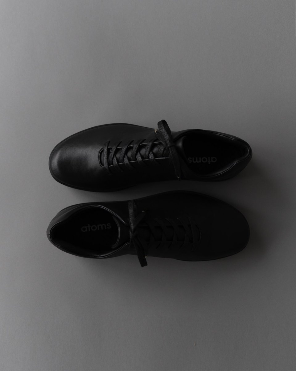 Atoms's tweet image. 1 of 1 leather Atoms for @alexisohanian with the GOAT @serenawilliams. #MetGala2019