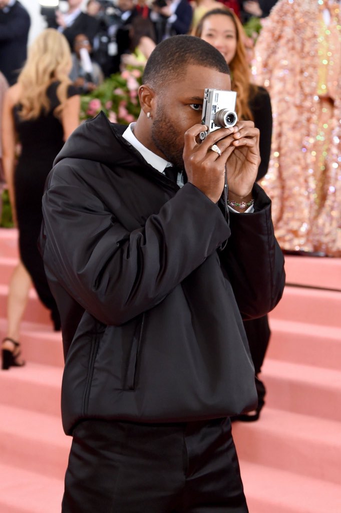donetodeath's tweet photo. Your fave gets his film developed at Luster instead of Color House because he likes to be near Tompkins. https://t.co/GI0fJaDi59