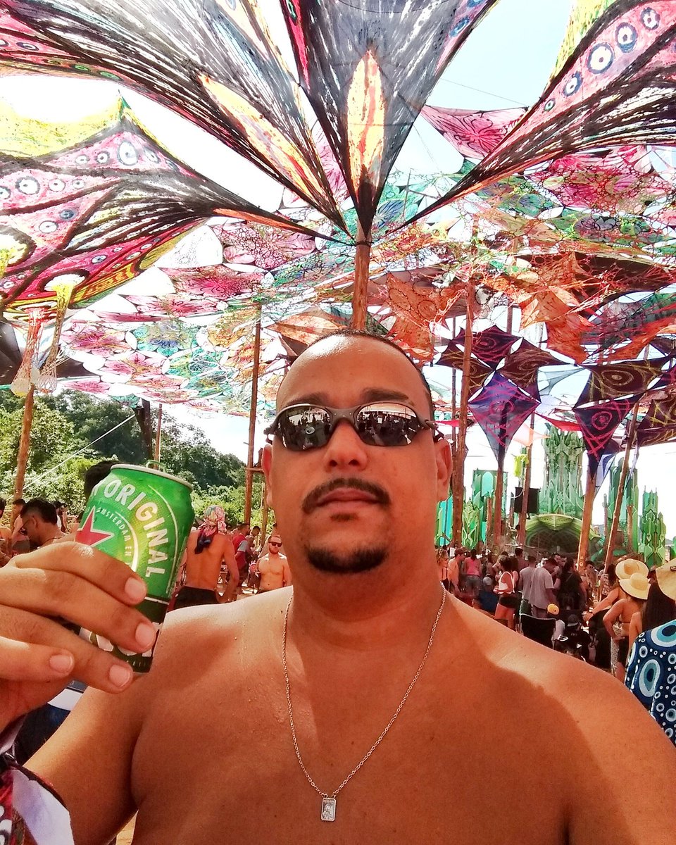 22Rafaeel's tweet photo. Bailão de galã !!  
#FmOz #MundodeOz #Oz10anos https://t.co/IfhQGm338V