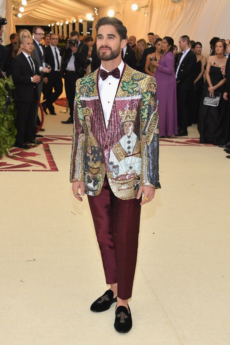 ianamurray's tweet photo. darren criss’ met gala glo up... i have to stan https://t.co/E2PTElsAJI