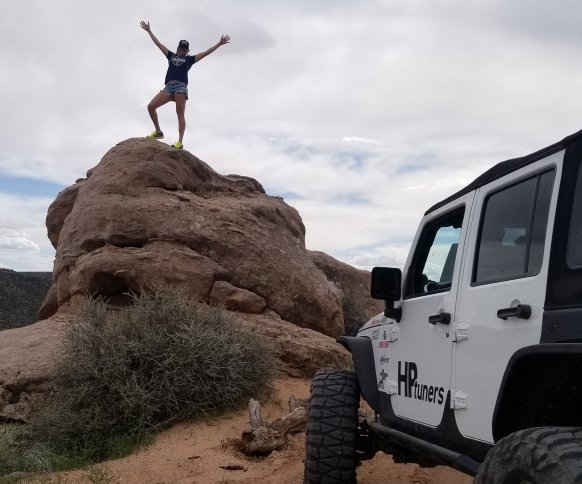 Snoopy could only get me so far on this #rockcrawling adventure🤣 This was at BFE offroad park in #moab Thank you @HPTuners for a fun day! #jeep #BellaJeepGirl #utah  @THEJeepMafia @Jeep4x4Tours @JeepKrewe @4skullkrushers @4x4dventures @cjeight @JeepnNCreepn @_Truck_Norris_
