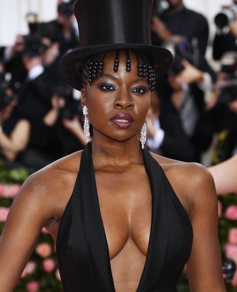 mefeater's tweet photo. Danai Gurira at the 2019 #MetGala 🖤 https://t.co/loB9iAQ1SM