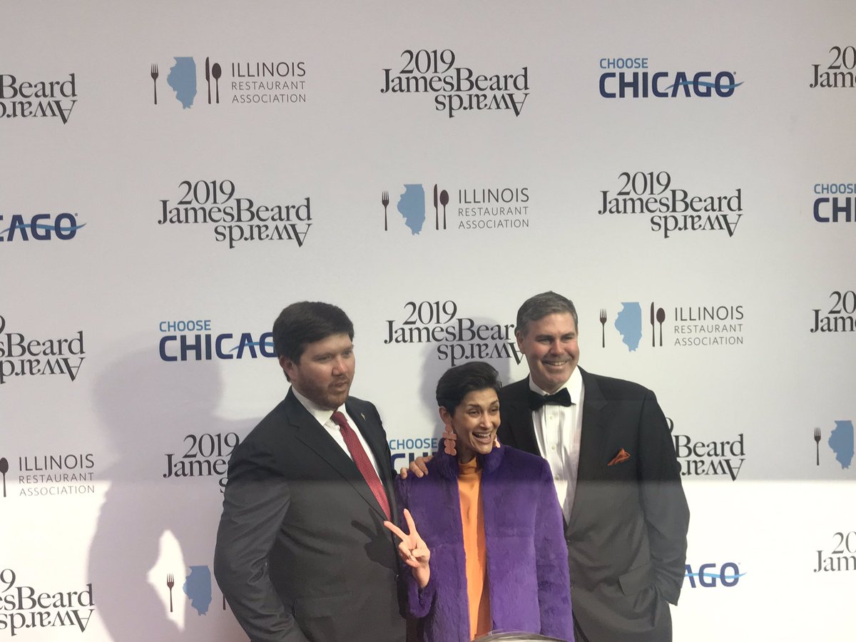 heeey @givingkitchen crew looking good on the red carpet 💁🏻‍♀️ #jbfa