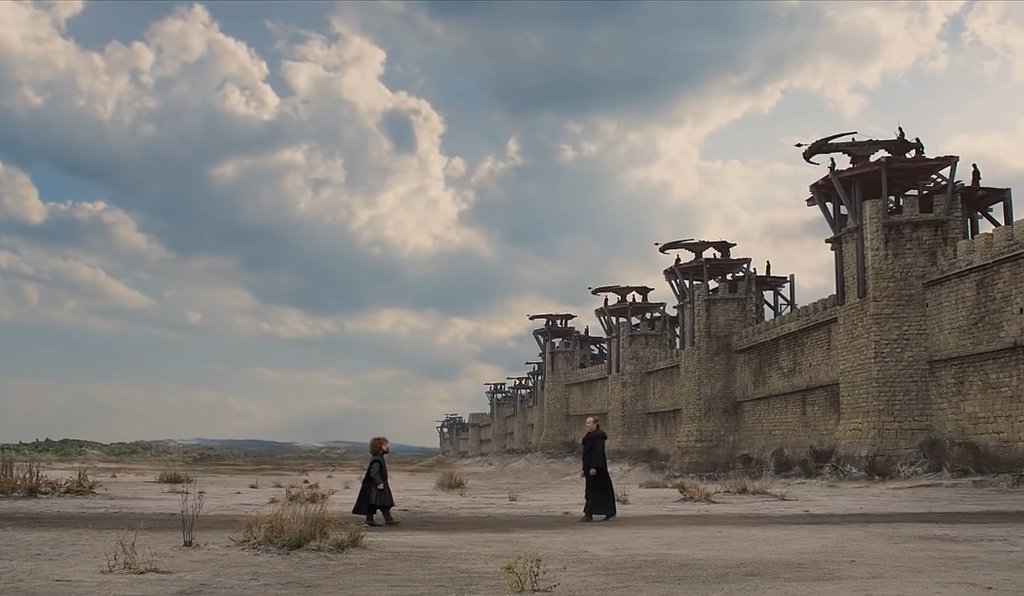 RedditFreeFolk's tweet photo. Everyone's talking about the coffee cup but can we talk about why the fuck King's Landing is now in a desert without mountains? @ r/FreeFolk > https://t.co/AYsI7fSTsf #GameofThrones #GoT #GameofThronesLeaks #GoT8 #reddit #freefolk https://t.co/L2vJN1TPqT