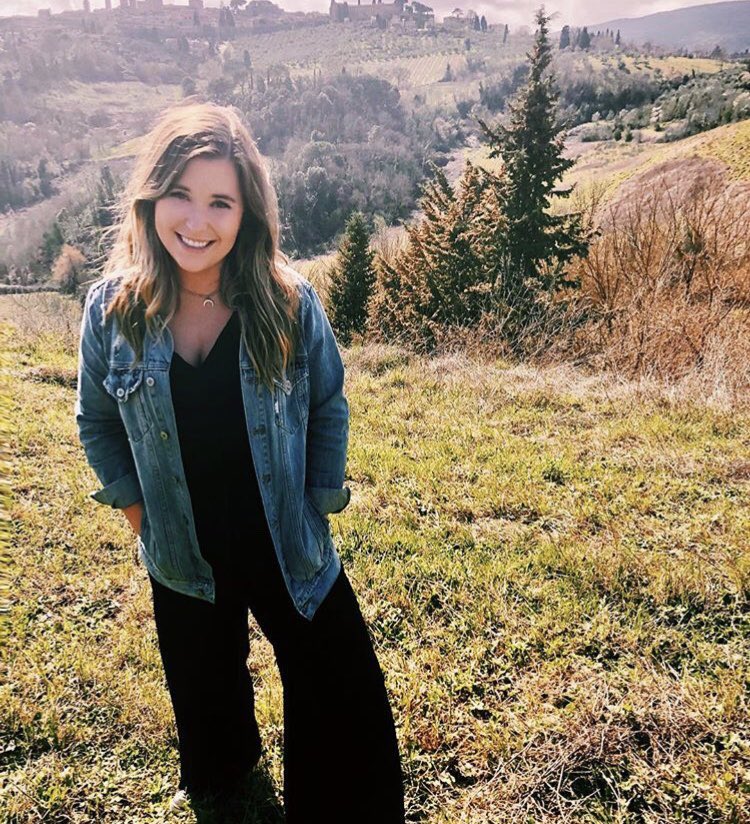 HPU_KD's tweet photo. Happy Birthday to sister Blake Gallimore 💕💚 https://t.co/Wi9FojWG2t