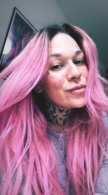 Happy bank holiday u beautiful bitches 💕💕 #bankholiday #selfie #altgirls #freckles https://t.co/M0Dg<a href="/tag/bankholiday"class="tags">#bankholiday</a><a href="/tag/selfie"class="tags"><span>#selfie</span></a><a href="/tag/freckles"class="tags"><span>#freckles</span></a><a href="/tag/altgirls"class="tags"><span>#altgirls</span></a>