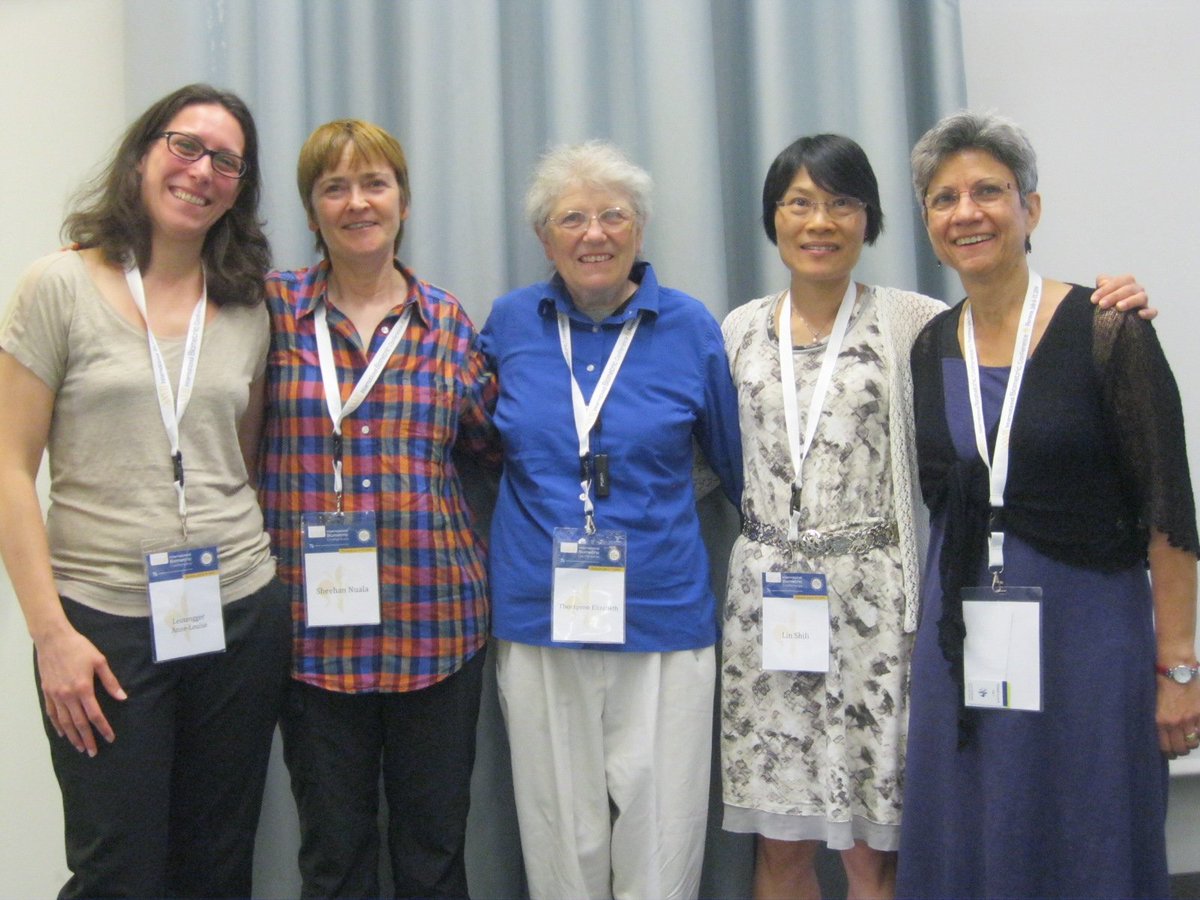 IBSstats's tweet photo. #WomenInMaths -we 🥳 Elizabeth Thompson, past IBS Pres. &amp; Prof. Emerita of Stats @UW . She enjoys developing methodology in Statistical, Population, &amp; Conservation Genetics, &amp; the 🌄, lakes &amp; forests, of Pacific NW. #WomenInMath #May12WIM #May12 #IBSwomen #IBSstats #beboundless https://t.co/4nKfrjhZzu