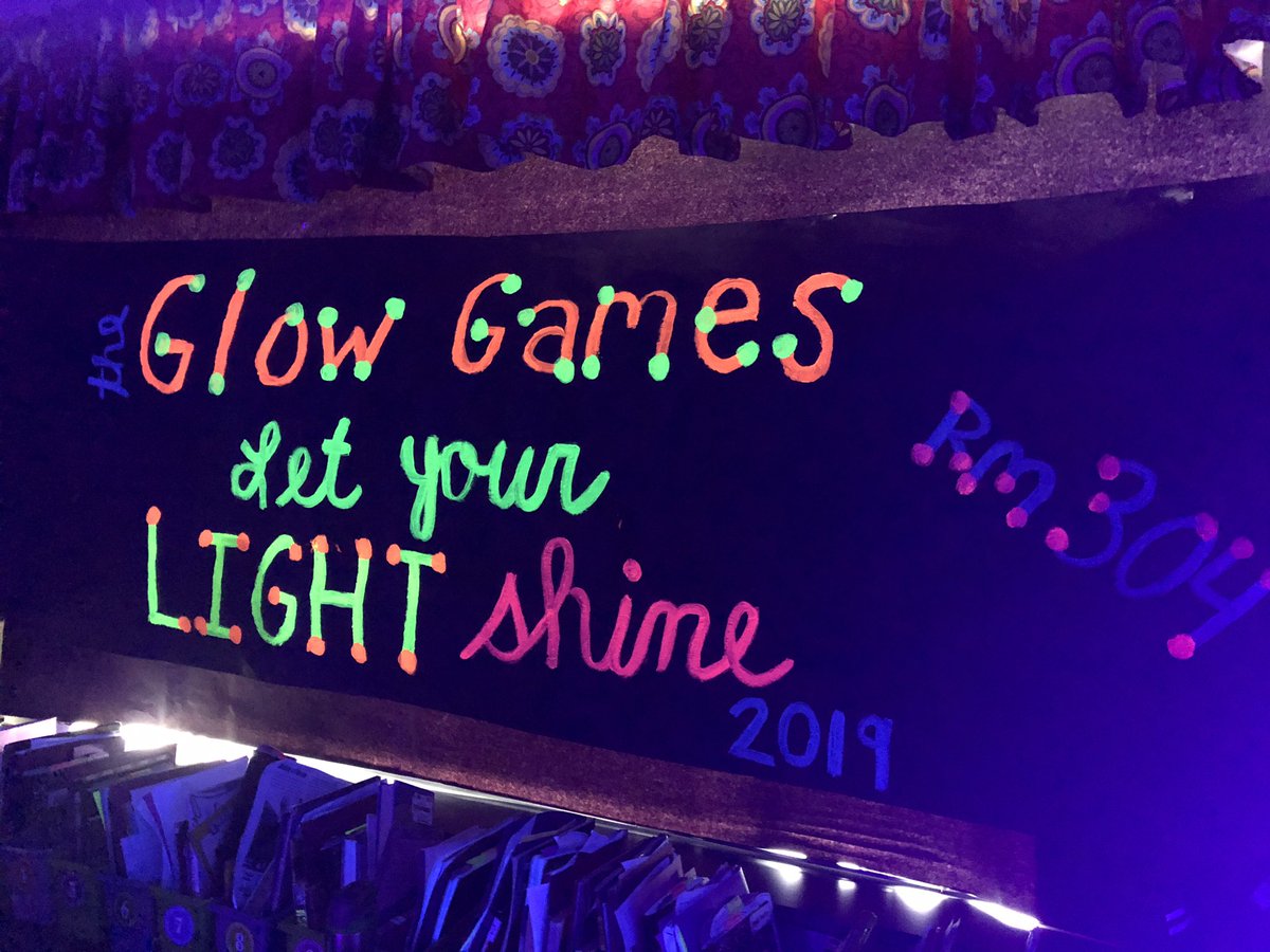 katiec25's tweet image. Glow Games 2019! #engagingmath #OurFISDStory #nowherelikenorris @Norris_Knights