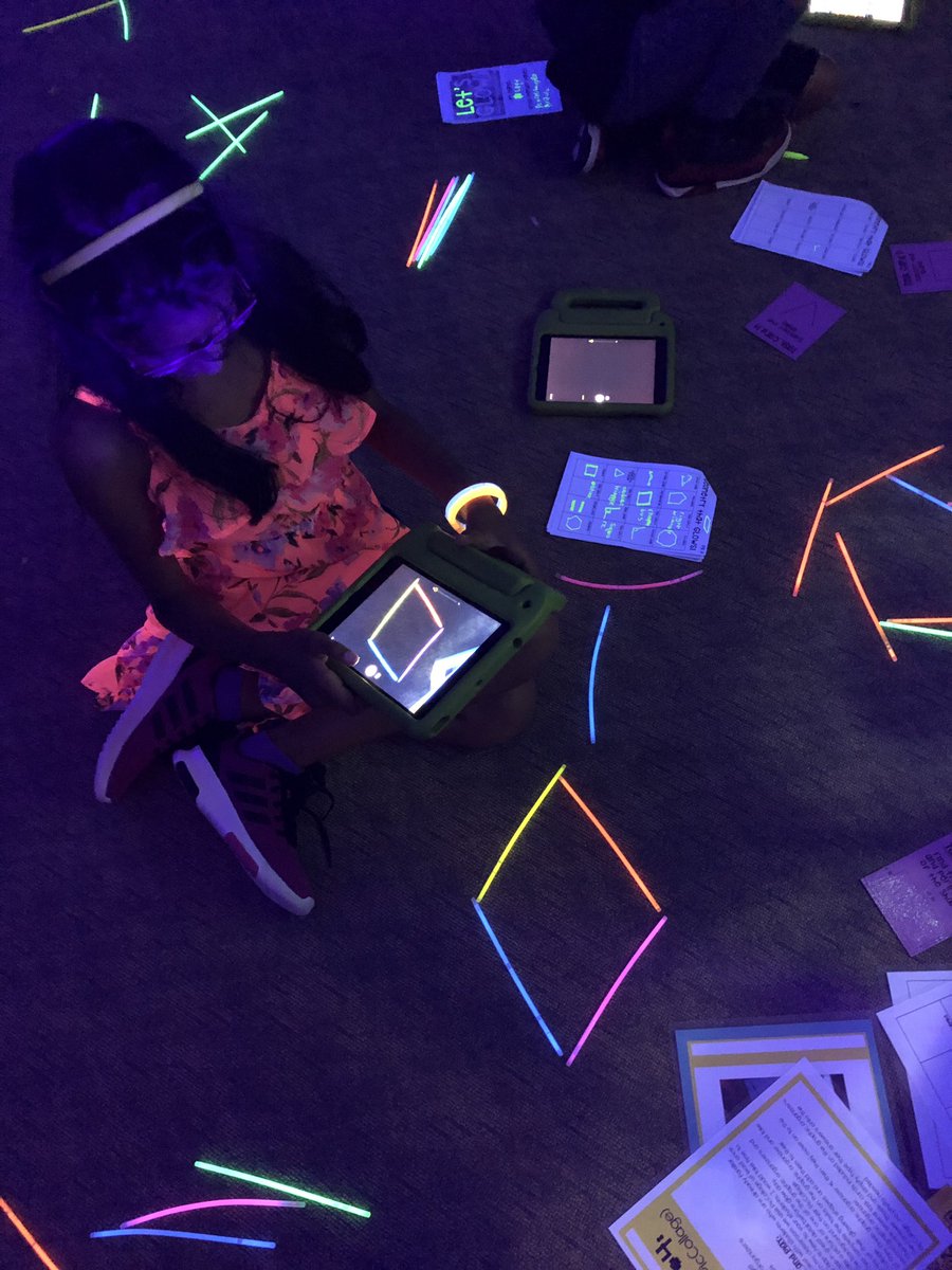 katiec25's tweet image. Glow Games 2019! #engagingmath #OurFISDStory #nowherelikenorris @Norris_Knights