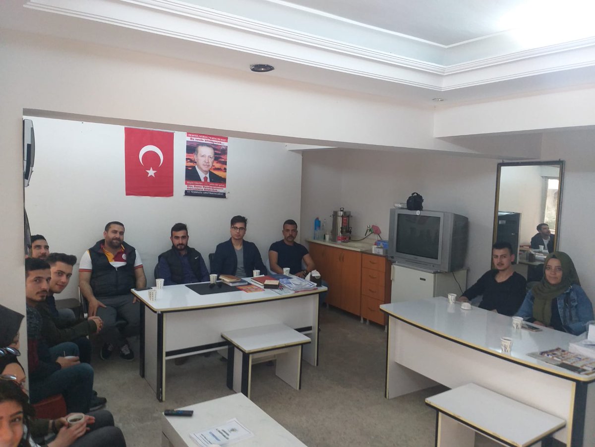 30Akgenclik's tweet photo. 30 Ağustos Mahalle Teşkilatımız Haftalık Olağan toplantımızı gerçekleştirdik.@AliOsmanOzdemir @KadirbrahimDnmz @asimyayla https://t.co/h7BW8BBDf2