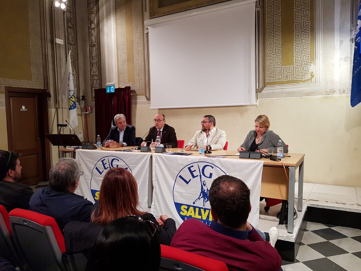 Ripamonti_Lega's tweet photo. Con @AlbertoBagnai, Cristina Porro, @MCampomenosi ad #Albenga per sostenere @CalleriSindaco! La #Lega sempre vicina al territorio!
#CalleriSindaco
#iostoconGero
#26maggiovotoLega https://t.co/mcDVeefyxQ