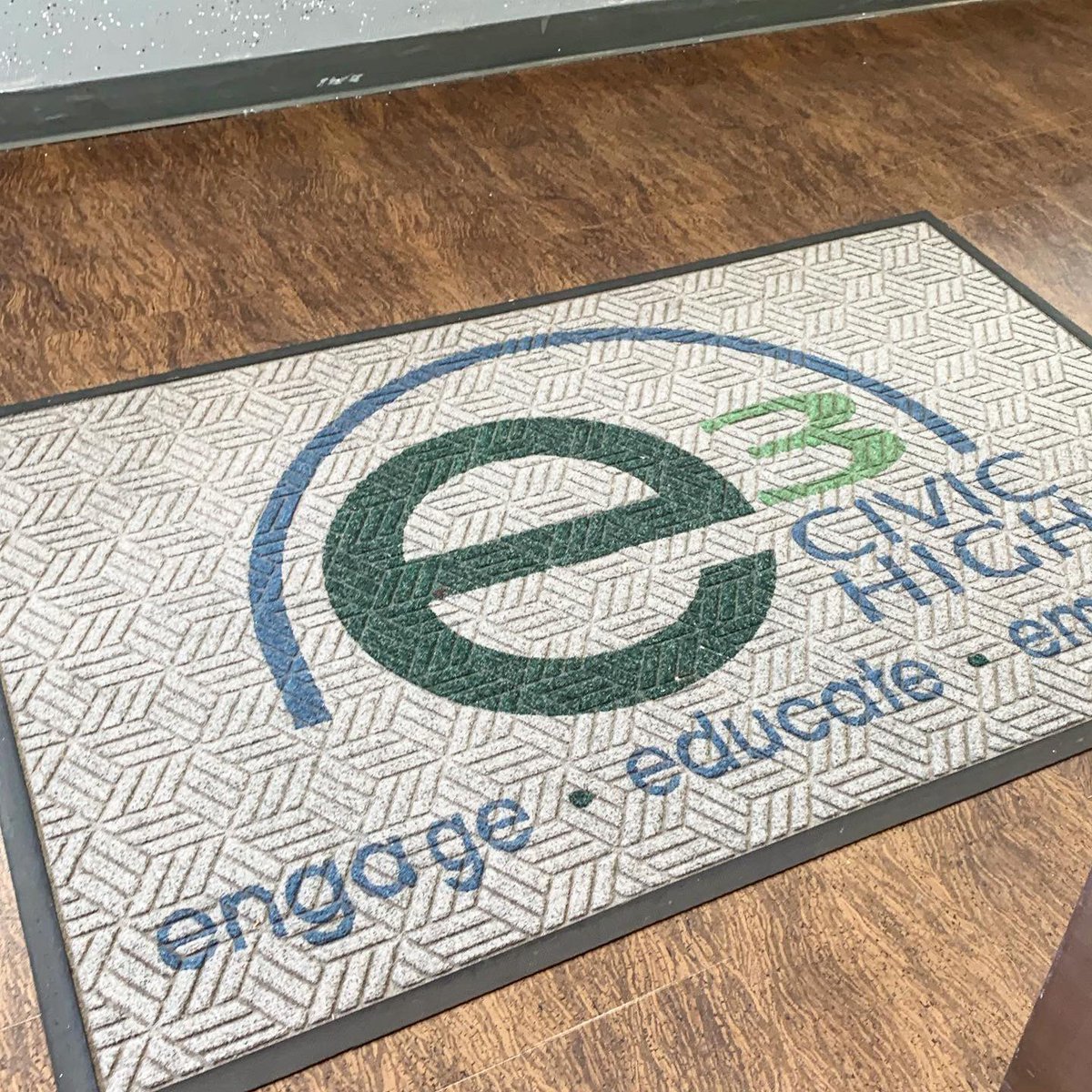sdcityoutreach's tweet photo. We were happy to assist 86 Seniors in today’s workshop with the 6-STEP enrollment process presentation. We look forward to seeing future E-3 students on campus this coming Summer or Fall semester ! Congrats class of 2019
#E3 #CivicHigh #6STEP #Enrollment #Summer #Fall #CityProud https://t.co/mEfVVF2XSD