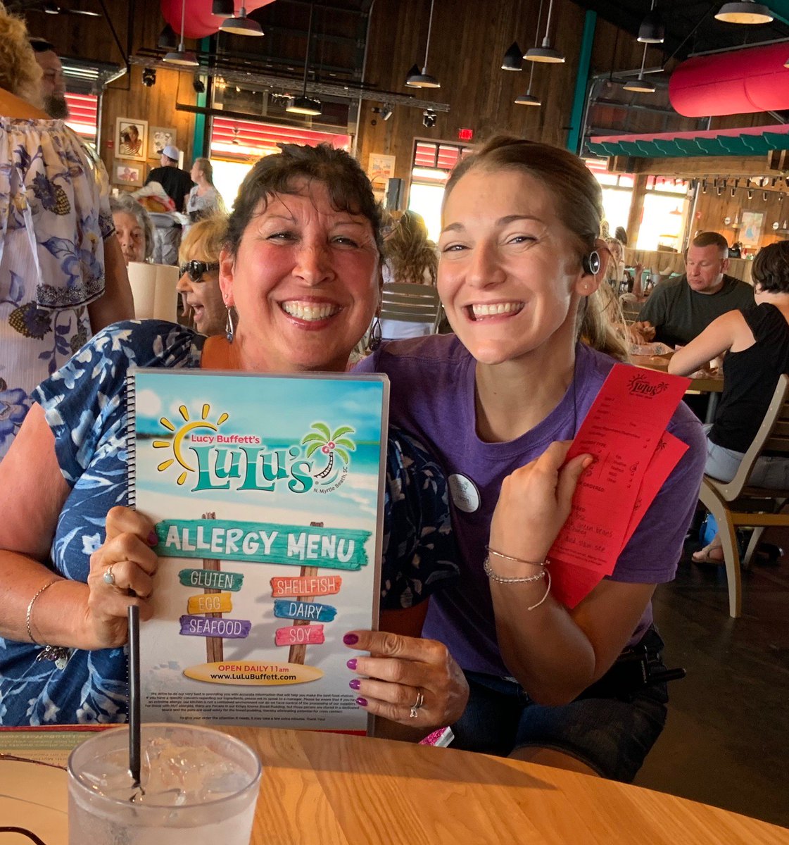LuLusMyrtleBch's tweet photo. We love when Linda stops by! π She visits us often because our #LuLusNMB crew makes sure she can eat safely with her soy, dairy and shellfish allergy. π½οΈ #AllergyMenu #WeLoveOurCustomers https://t.co/Sqm4LU4I5c