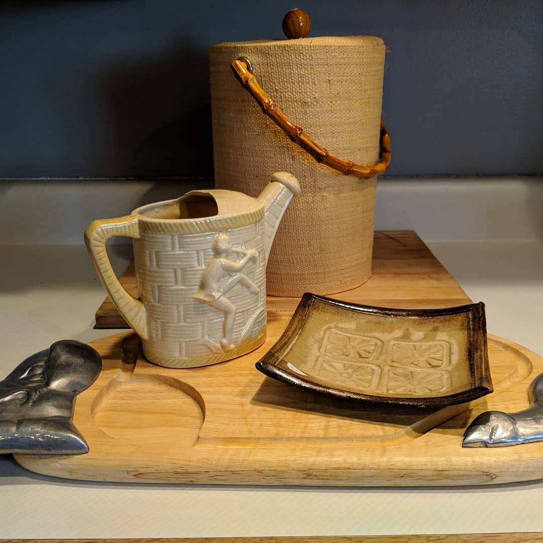 ErffmeyerMindy's tweet photo. Road trip this weekend to Caseville &amp; Bayport. Bayport Fish Company, lunch and scored these treasures. Bringing home the hutch soon to the #LHL #LakeHouseLodge https://t.co/QUaf1LJmYz