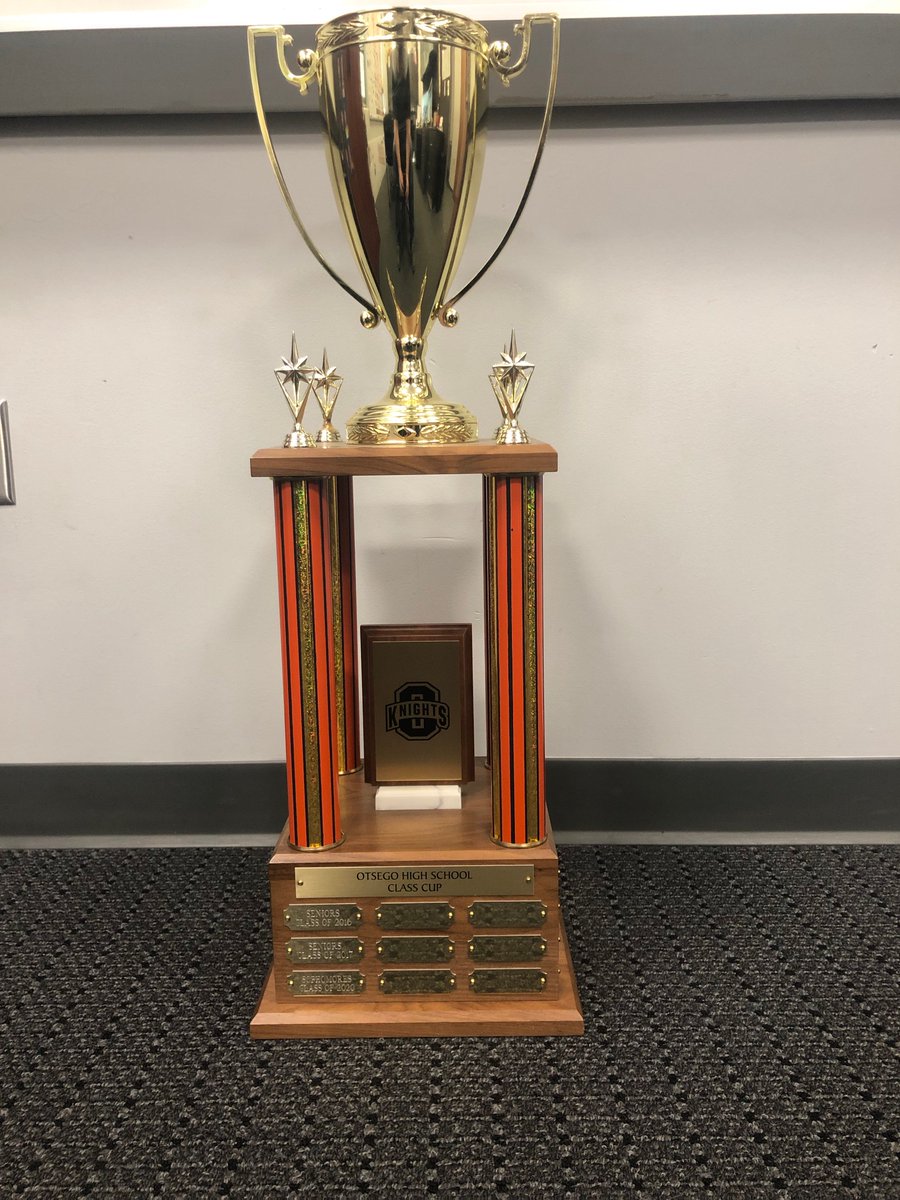 Otsego_HS's tweet photo. And the sophomores win the Day in an epic clash with the Seniors. #Upset Congrats Class of 2021. #ClassCup Champions. #TheOtsegoKnights Proud of each class this year showing great spirit and involvement. #OneHeartbeat https://t.co/Q38miFWPY6