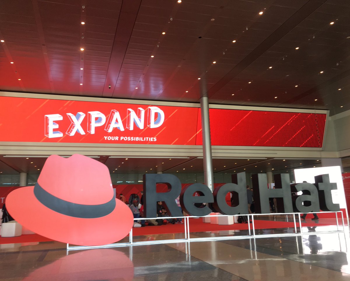 redhatla's tweet photo. Ya estamos aquí! Planifica tu agenda para que no te pierdas ni un sólo momento de la cobertura del #RHSummit 2019, donde tendremos #Keynotes sobre #HybridCloud, #Containers, #CloudNativeApp, #Automation y mucho más. Síguenos y mira la agenda acá: https://t.co/Di3OUuURIm https://t.co/1a5YlJjUU7