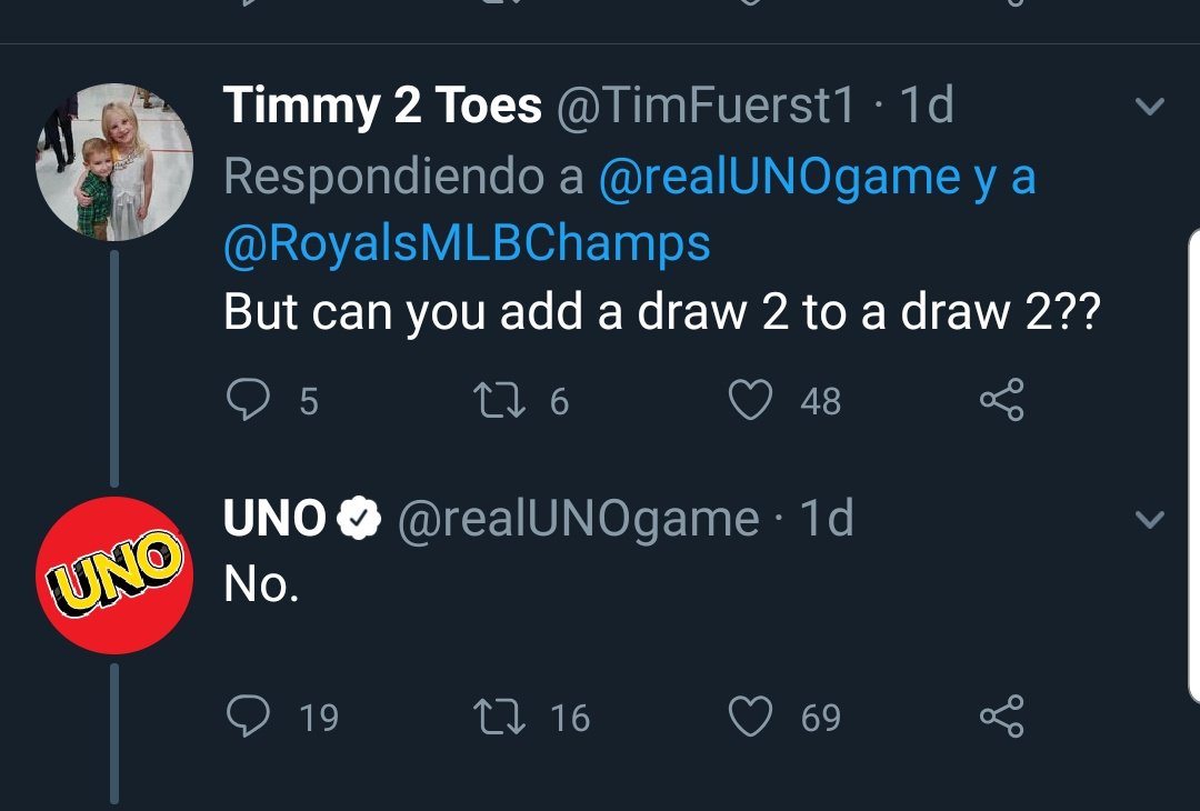 Ahora resulta que hemos jugado UNO mal por años jajaja, no se puede poner un +2 sobre otro +2 o un +4 sobre otro, se me hace que estos weyes no saben jugar su propio juego ALV.