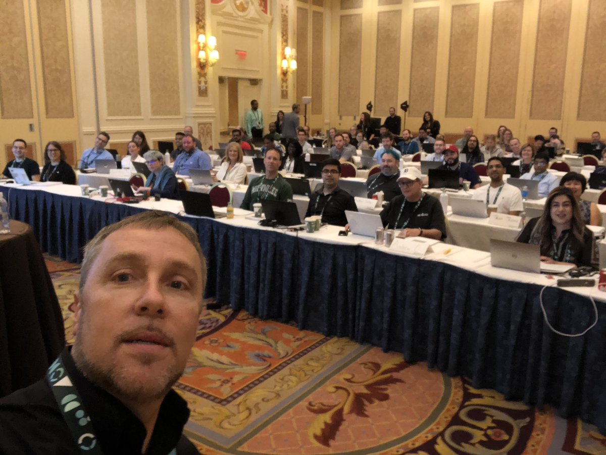 seanpmcclean's tweet image. Service Portal Fundamentals and the ramp to new knowledge - #alwaysbeteaching #alwaysbelearning #Knowledge19 #Know19