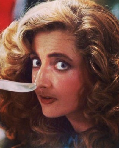 strangerfilmsit's tweet photo. Sapevate che #enricovanzina è anche scrittore? Ahimè si ed il risultato è il film diretto dal fratello Carlo ovvero #lefintebionde (1989). Per chiudere in bellezza gli anni 80 i fratelli dei luoghi comuni all'italiana ci regalano questa chicca #trash con un cast da paura! https://t.co/j9fi9adqiL