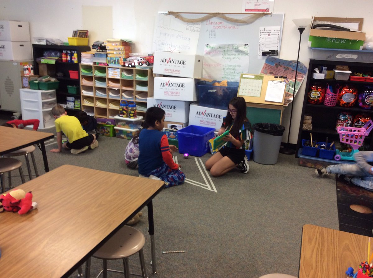STEMjmgray's tweet photo. @SpheroEdu fun today!! Learning to drive!! @CanterburyD47 @mrsgschaefer thanks for the help!! @alfrank21  you bring me the best ideas!!!! https://t.co/GgX3bymw8N