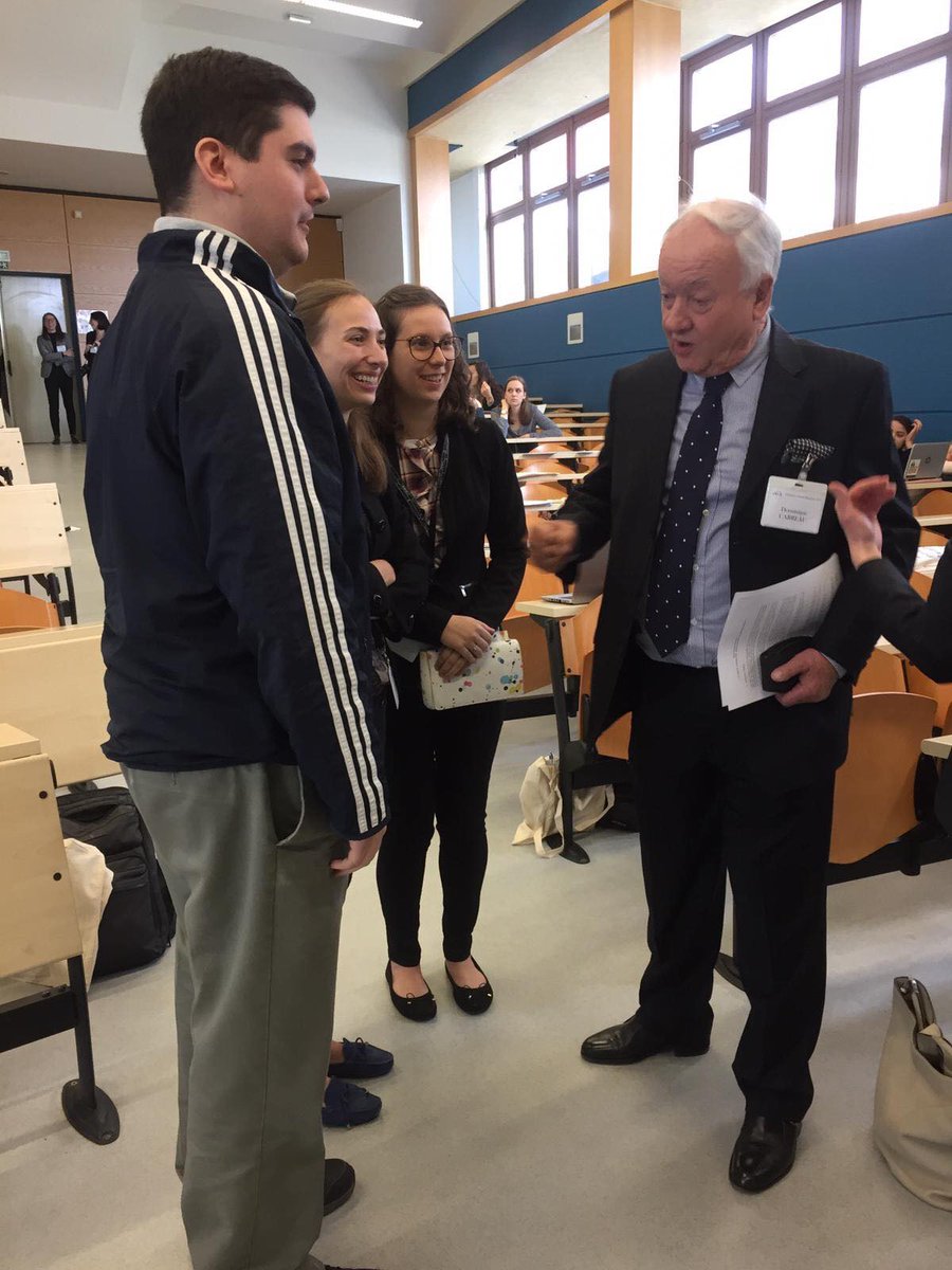 CamLefebvre1's tweet photo. Le 16e colloque du @ReseauFDI débute en force l'édition 2019 du concours de droit international Charles-Rousseau. L'équipe @ulaval_droit parle droit international économique avec Dominique Carreau @JustineBernatc1 @alainguysipowo #OMC #Strasbourg #RFDI #Ulaval https://t.co/xzVG23jkaX