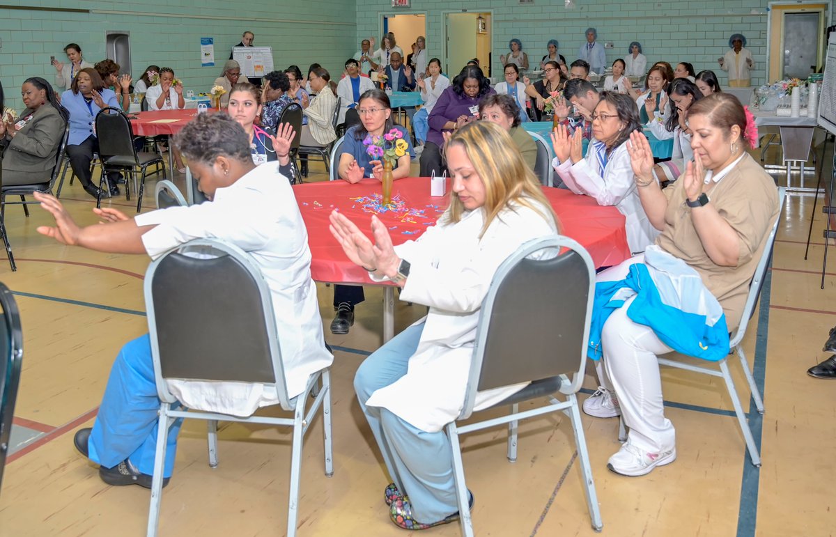 4AlinaMoran's tweet photo. Kicked off our #NursesWeek at @NYCHealthSystem Metropolitan with the blessing of the hands, which recognizes and unites healthcare workers who've chosen the shared journey of caring for patients. #WeAreMetropolitan #PatientsFirst #HealthiestLife https://t.co/IHel9prccI