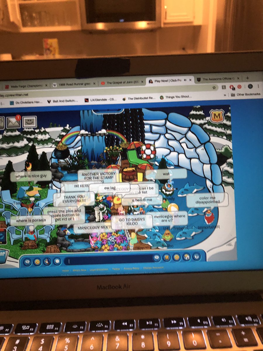 DiamondCP's tweet photo. @CPRewritten 
Last night I led 30 penguins to 30+ igloos for the stamp. I kept a list of all the names so everyone had a chance to get one. Some of us went for 4+ hours (we had a blast so it was totally worth missing sleep😂). Thanks CPR for giving us this platform!!! #stampgang https://t.co/loPN4AZ8Fk
