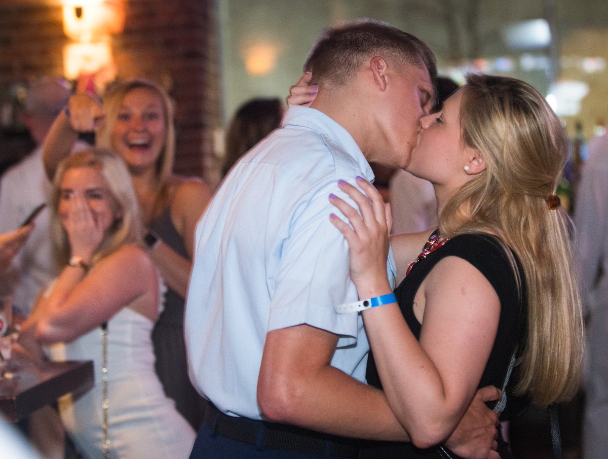 OnSpeedDating's tweet photo. @_StephMaida not sure if you're planning to do a piece on the top Fleet Week events to snag yourself a sailor this year but if you are please consider these events! https://t.co/u7H3VSLjRm https://t.co/VShtMX0kwO