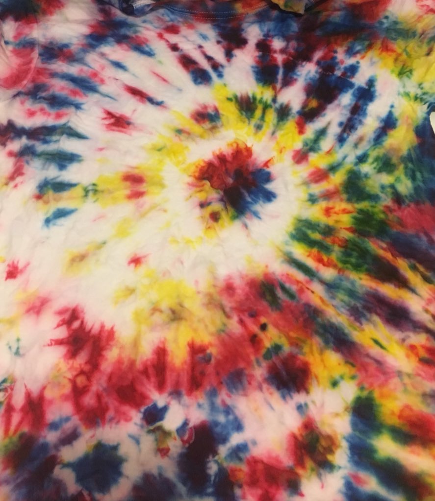 MrsKerksiek's tweet photo. Close up details of some students tie-dye work! We only used primary color dye and reviewed color mixing! 😍 #arteducation #elementaryart #elementaryOATS https://t.co/Ogbf6JX2Qk