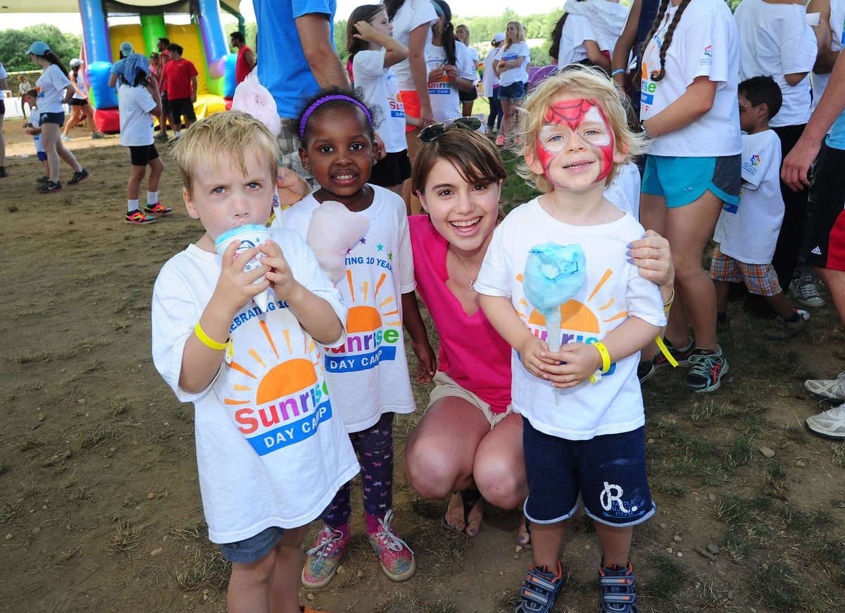 appleind's tweet image. Apple Industries are proud to announce that their CEO, Allen Weisberg, will be the recipient of this year’s Sunrise Champion Award at the Sixth Annual Dare to Dream Benefit, June 6th at The Pierre, New York. Click to make a donation:
daretodreamforsunrise.org