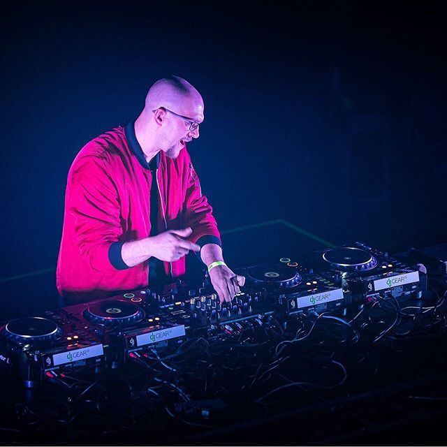 TomFallMusic's tweet image. Happy Tom is happy! ☺️
📷by: @karoholmberg .
.
#tomfall #edm #edmfamily #edmlifestyle #trance#trancemusic #trancefamily #electronic #music #musicpromotion #promo #spotify #beats #recordlabel #musicmarketing #musicblogs #musically #musician #festival #… bit.ly/2H7r4dD