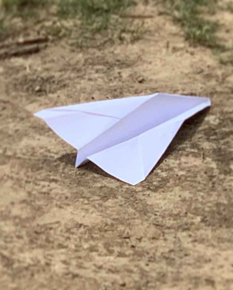 reallifeMsFrizz's tweet photo. Ending our last ten minutes with some paper airplane fun! #17daysremaining #bewillbern #endofyearfun https://t.co/A8TzTEBbtr