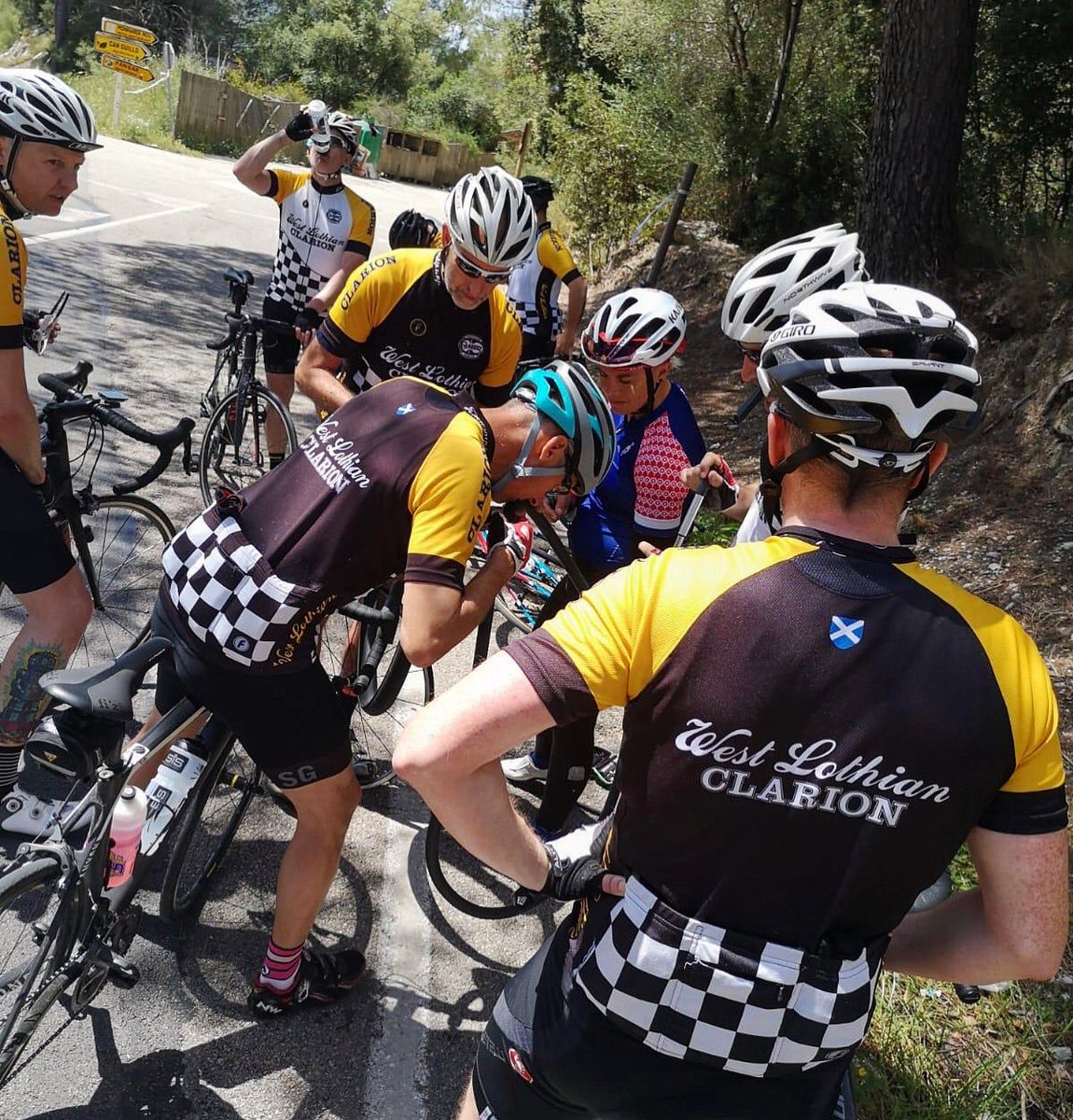 Must be getting pretty good at swapping inner tubes! 😉👊🏽 #OQRideFast #puncture #cycling #guide #guided #ride #Mallorca