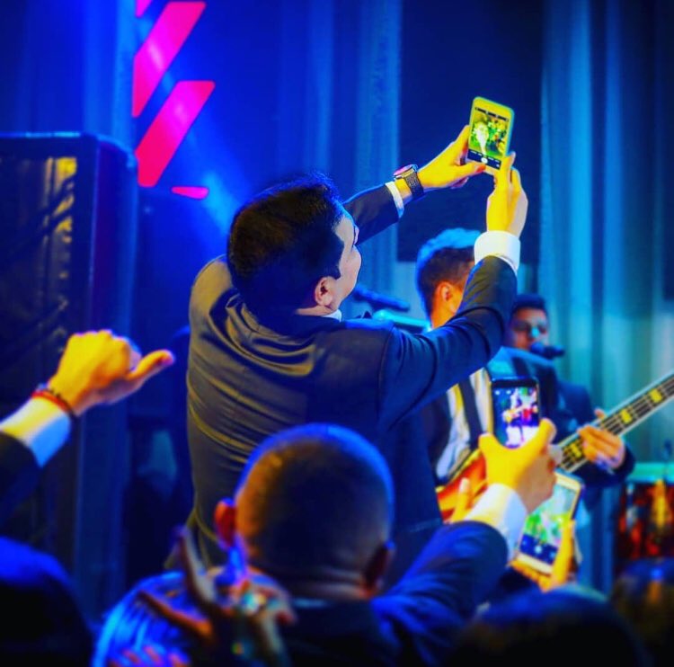 Así se la gozó <a href="/PeterManjarres/">petermanjarres</a> con <a href="/danielmaestrea/">Dani Maestre</a> en fiesta privada en nuestra Samaria. #AmorDeLocos🤪