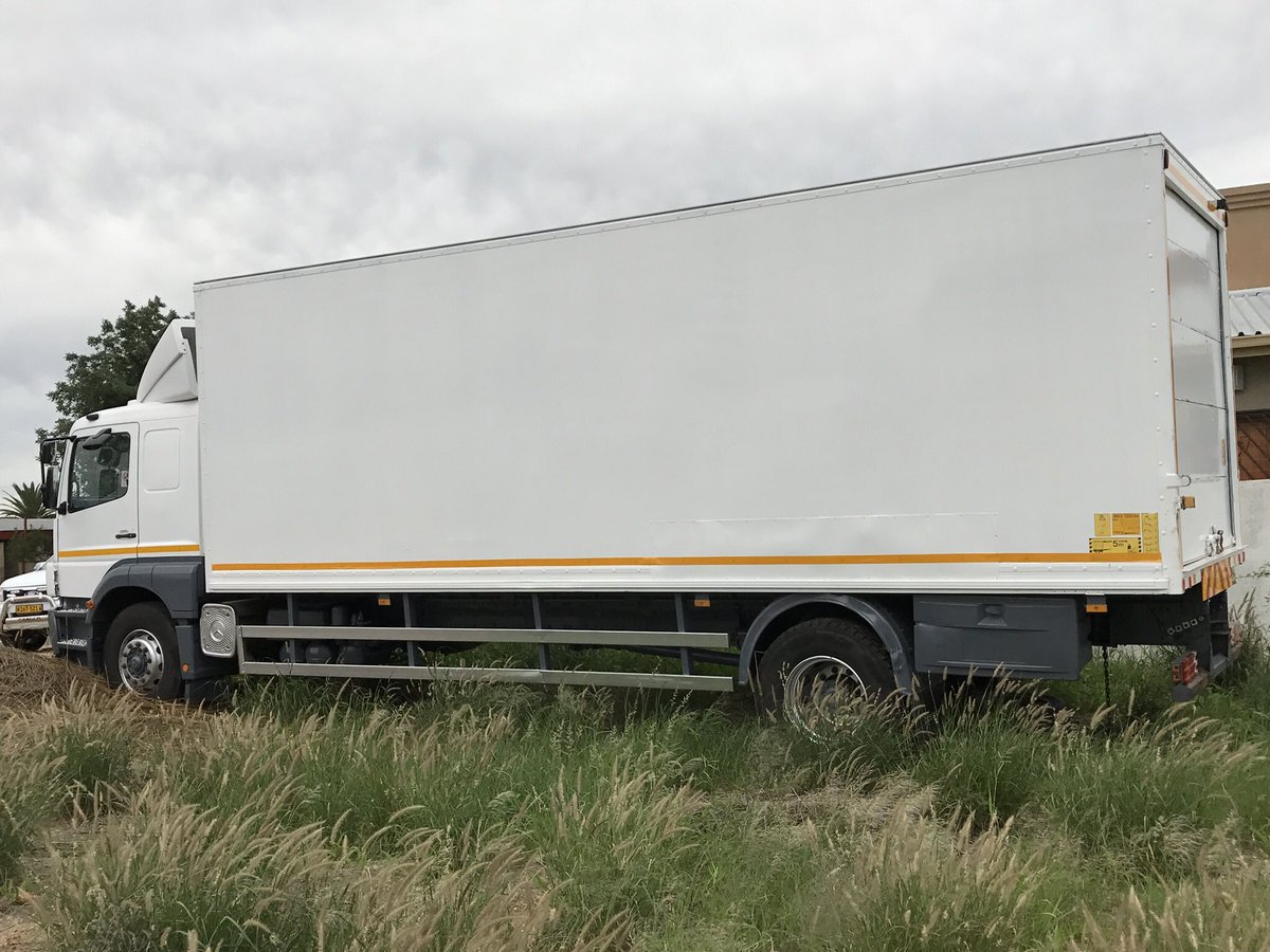 UaapiU's tweet photo. Please give us a call if you have anything you would like to be transport within the in #Namibia, our number is 0811436650 or e-mail us at #uaapi.utjavari@gmail.com https://t.co/RszrCb8E5n