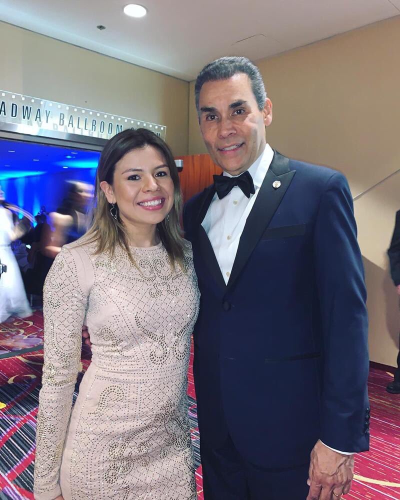 Isabellesports's tweet photo. First time at the #EmmyAwards ! What an honor to be surrounded by some amazing journalists as @BruceBeck4NY and @JorgeRamosT47 . I was inspired to be the best journalist ever. Thank you @DoubleGSports ! #brooklyncollegestudent #journaliststudent https://t.co/iqz14GycUp