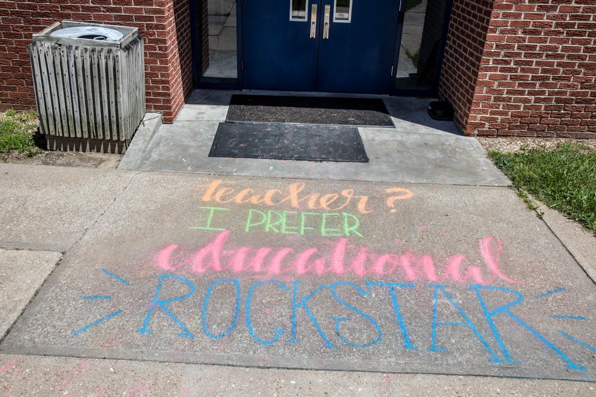 It's Teacher Appreciation Week!😄🎉 
We owe so much credit to the amazing teachers of the Bolivar R-1 School District. Thank you for your dedication to developing future-ready leaders and life-long learners! 
Please join us this week and #ThankaMOTeacher! 🍎#GoLiberators