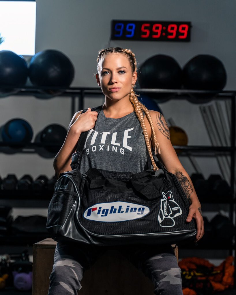 Lainey_Nations's tweet photo. Walking into practice like....
@TITLEBoxingClub #mma #fighterchicks #wmma #gymlife https://t.co/c52N9cWYuW