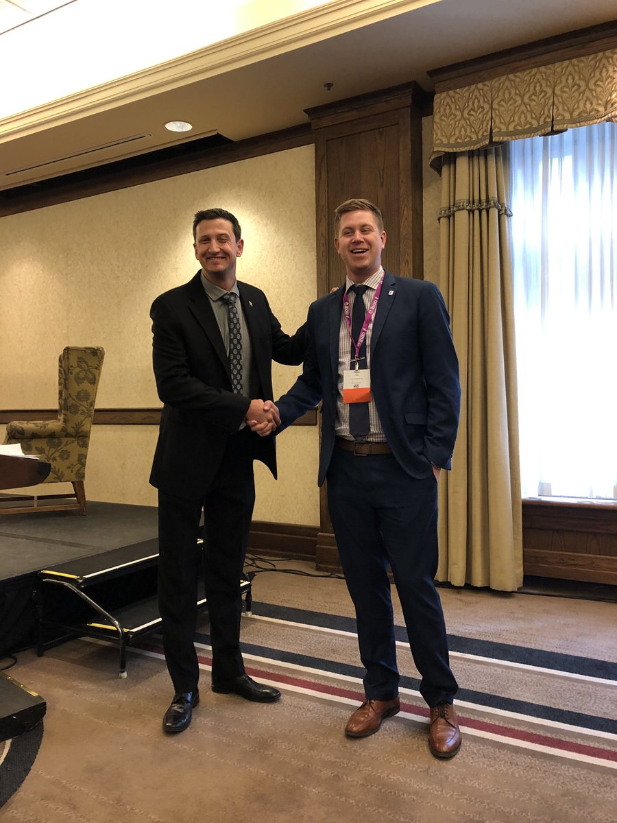 PYIB's tweet photo. Our new Pres @KevinNLea is presented with his silver Bipper pin from Past President Caleb. We are excited for this year #eXperienceIBAA2019 #pyib #getinvolved @IBAA1 @FuseInsuranceCA https://t.co/Vysh1glTxr