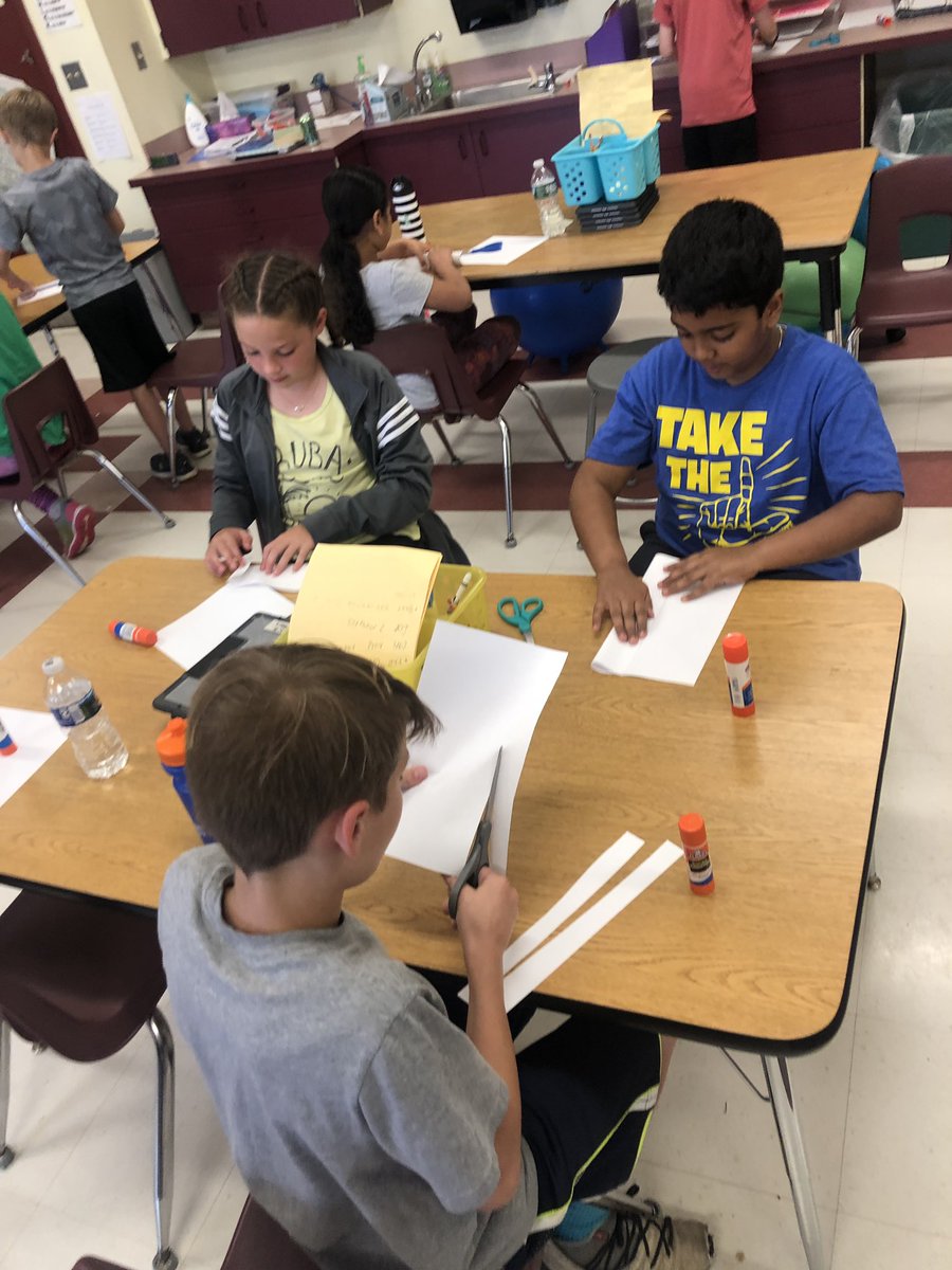 meghanlowegvsd's tweet photo. We had a lot of fun across our day! #globaldayofdesign #mathrecess #jaguarmax #GVESSAYSYES https://t.co/XbpJvCtH8B