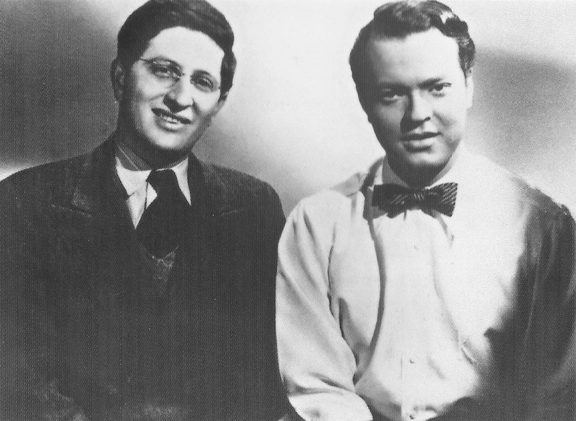 Bernard Herrmann ar Twitter: "Orson Welles was born on this day in 1915, pictured here with his friend and collaborator Bernard Herrmann. https://t.co/uYnjuzU7Vc" / Twitter