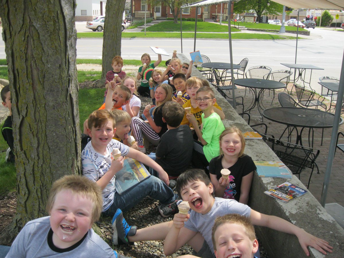 js_murphy66's tweet image. A walk to the library and ice cream afterwards makes Monday a pretty great day!  Thanks to Jenisa @WashPublicLib , Stewart Boosters #washpride, and Korner @kornerkremery