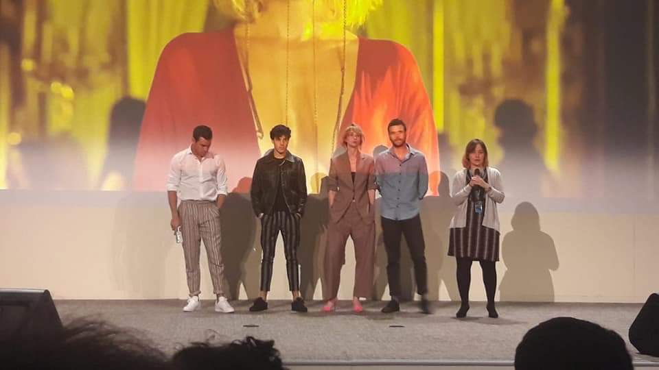 rosahappy70's tweet photo. Qué privilegio, disfrutar en primicia del primer capítulo de #InstintoLaSerie🌋 🙋💙 en #DistritoTelefonica @Telefonica con @mario_casas_ y mi adorada @Giajons muy fan de ella por @LaResistencia 😍 todos grandes fans de @movistar_es 😂😂además antes qué #InstintoEH 😂😂😂🙌 https://t.co/whBxD2eehe