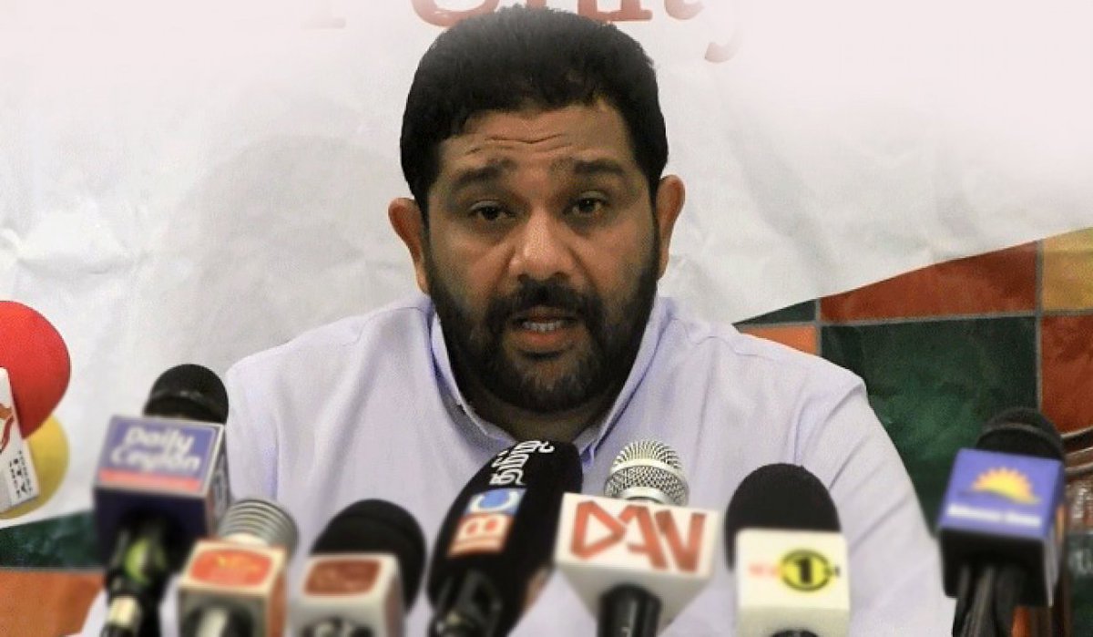 metronews_lk's tweet photo. வாழைச்சேனை பள்ளிவாசல் விவகாரம்
 –அஸாத் சாலி விளக்கம்
https://t.co/PzOZ0kcB5C #azath saly #Thalatha Athukorela #Vaichchenai Mosque #SriLanka https://t.co/NSD9w5N1QM