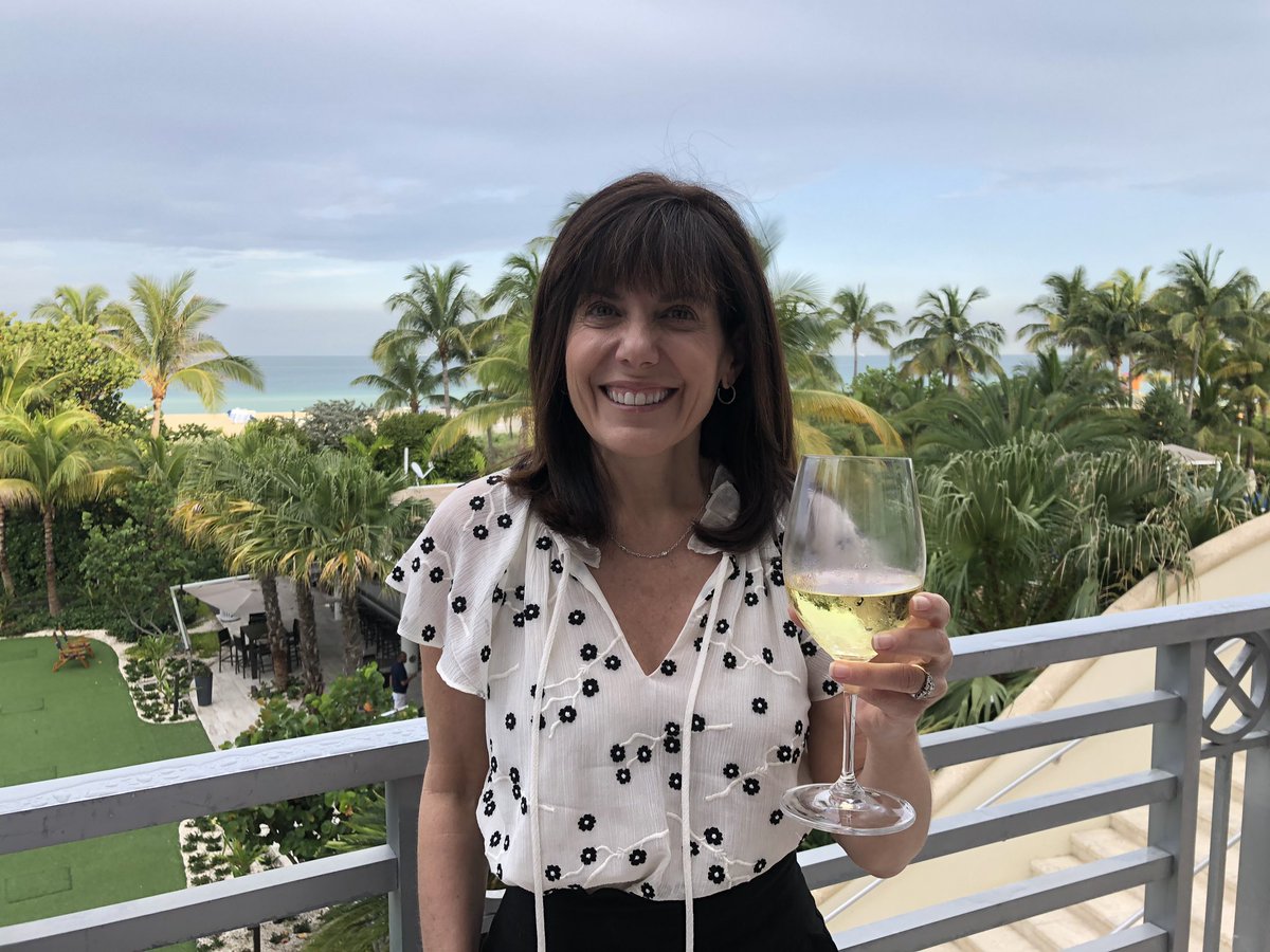 JeanChatzky's tweet photo. Cheers to a great THINK 19 conference with @COOPTHINK! See you on the main stage for Day 1 tomorrow morning. #coopthink #think19 https://t.co/t928eNnBUC