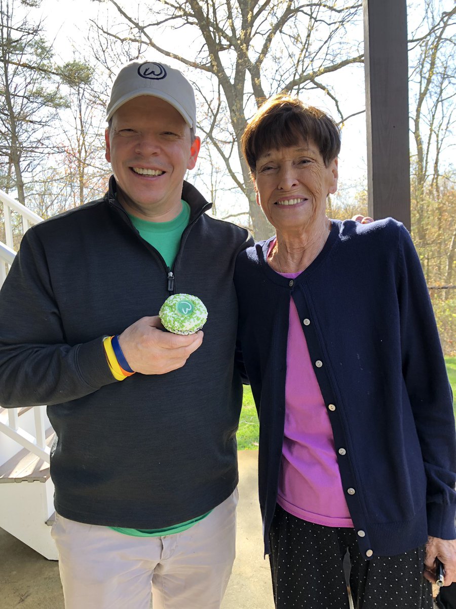 Wahlburgers tweet media