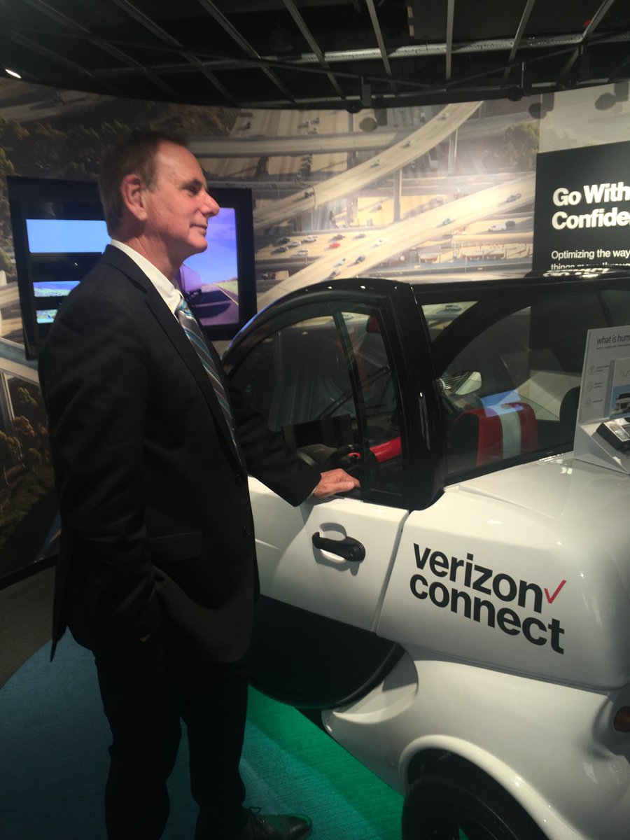 ChandlerEconDev's tweet image. This week our #EconDev Director, Micah Miranda &amp;amp; @chandlerazmayor are in Washington D.C. w/ @GPEC &amp;amp; #GreaterPHX leaders as they promote #AZMeansBiz.🌵💼🌞

Today, they received an update from @CBRE, joined @verizon for a lab tour &amp;amp; met w/ @PayPal execs. This is #GPECinDC #EDW2019