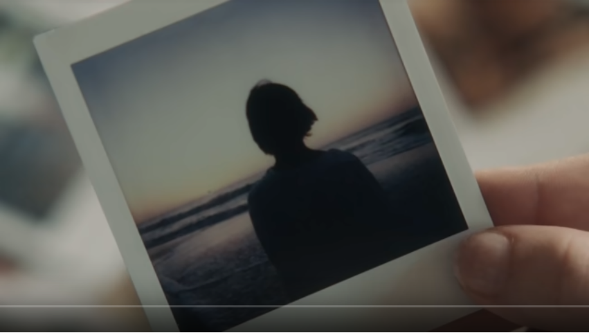 NobuRafinha's tweet photo. Fui assistir o novo clipe do Tiago Iorc e quando começou pensei ter aberto o vídeo errado. Por um momento achei que era #LifeIsStranger kkkk
#Desconstrucao https://t.co/YVzQNuRWm0