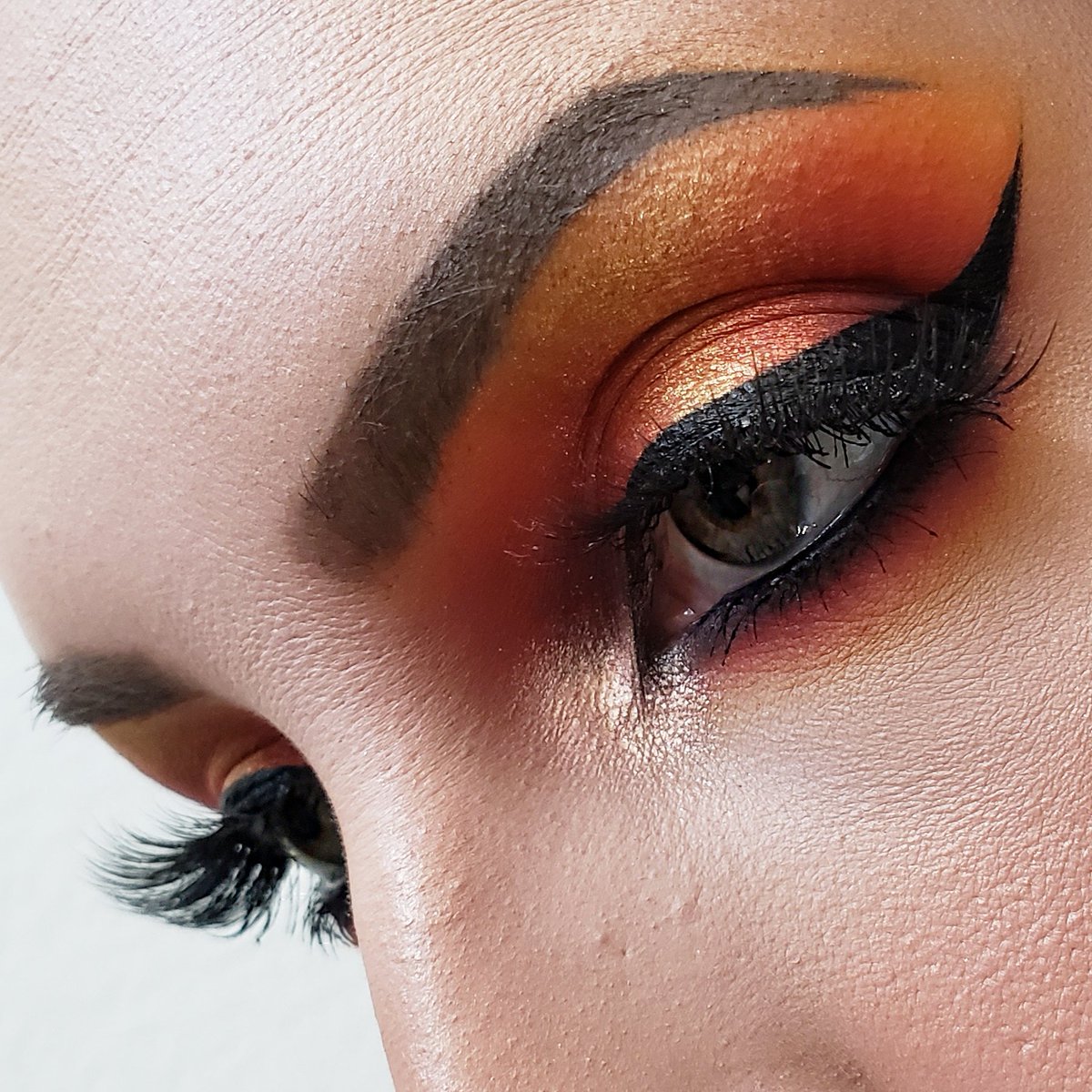 BreeMarieBeauty's tweet photo. Inspired by the cover art for the song Last of Me by @HFTSOfficial 

Details in the thread

#morphebabe #MorpheXJamesCharles #ABHPRsearch #norvina #anastasiabeverlyhills #abhcosmetics https://t.co/JsnRMkvfXu