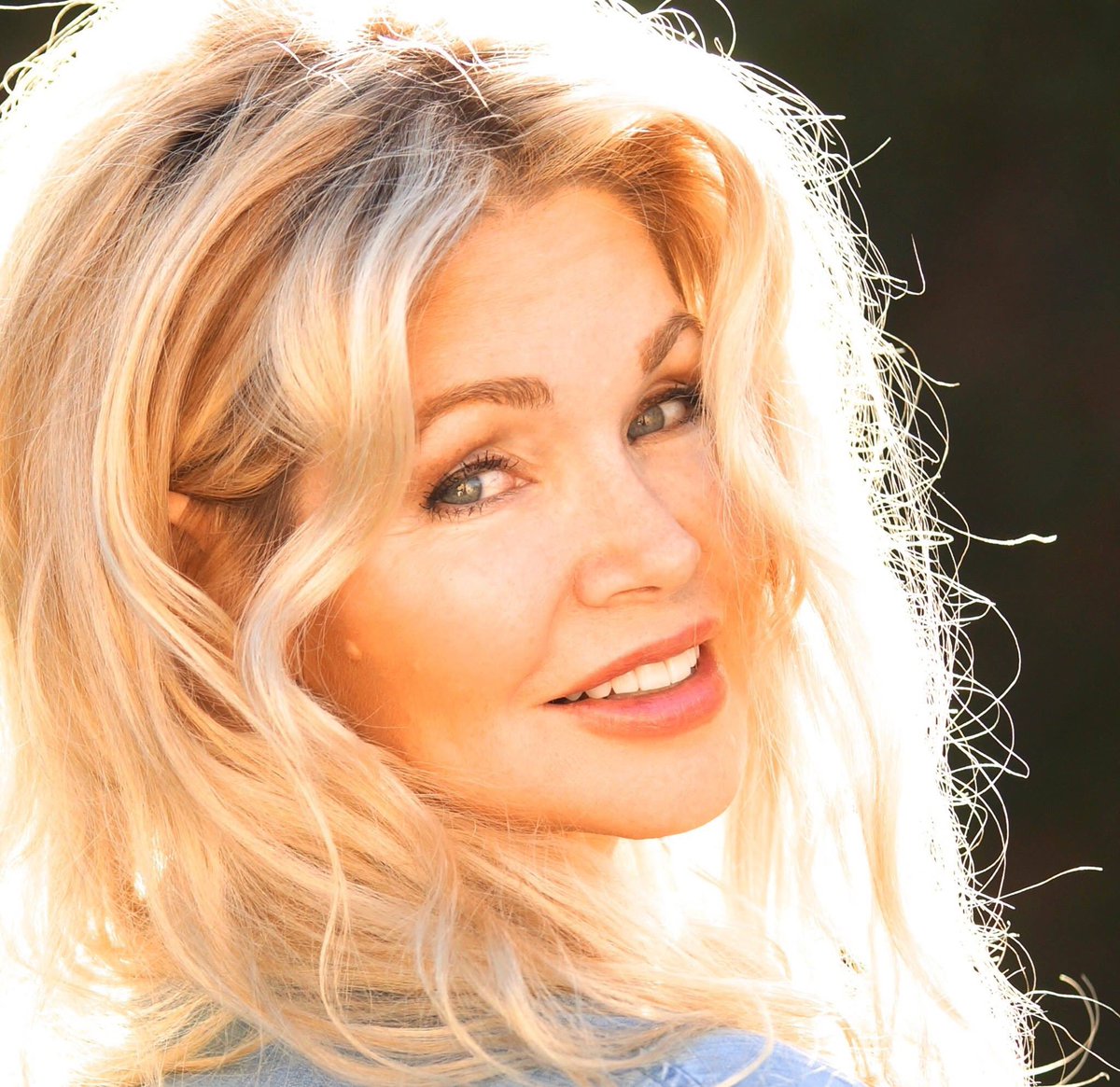 EricStreetman's tweet photo. Watching #QuantumLeap “The Right Hand of God: October 24, 1974” on @Elreynetwork on DVR. I had a big crush on #TeriCopley. I remember she starred on #WeGotItMade. She’s still a gorgeous woman, with her blonde locks, breathy #MarilynMonroe-esque voice and curves for days! https://t.co/IvI4HuzNK2